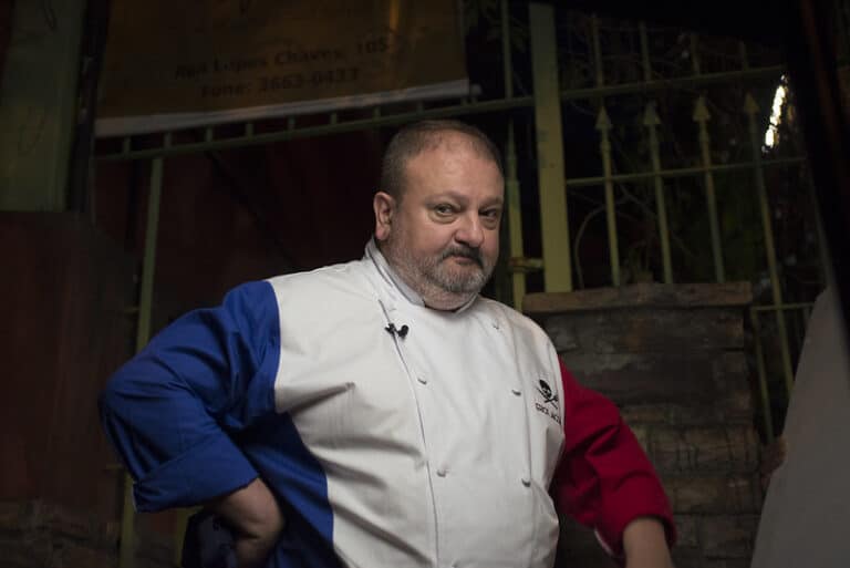 Em Pesadelo na Cozinha, proprietário não guardou capital de giro e está vendendo o almoço para comprar a janta (foto: Carlos Reinis/Band)