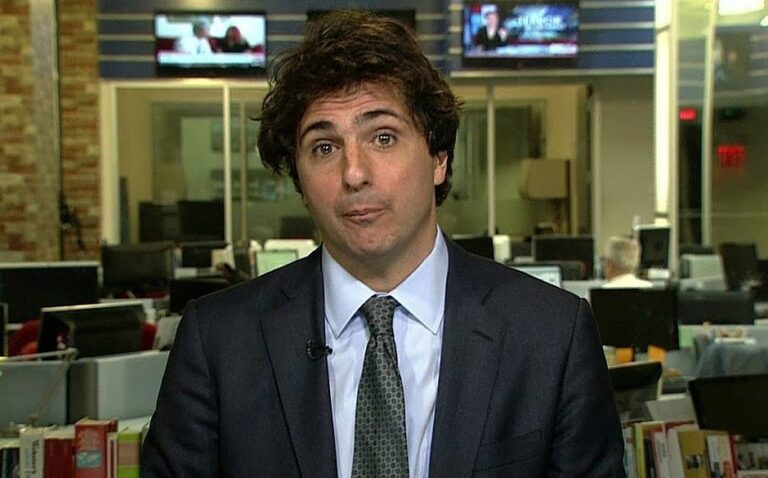 Guga Chacra penteou o cabelo e surpreendeu os assinantes da GloboNews (foto: Reprodução)