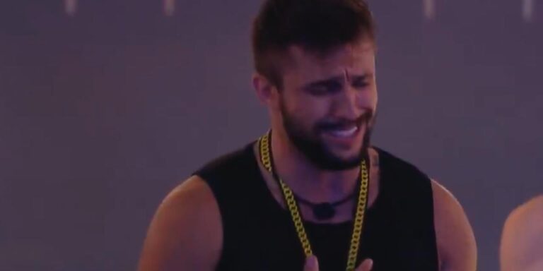 Arthur Picoli se revoltou com a produção do BBB 21 por conta da festa do líder (foto: Reprodução/TV Globo)