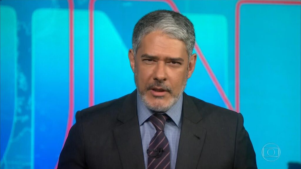 William Bonner surge de barba no Jornal Nacional (foto: Reprodução/Globo)