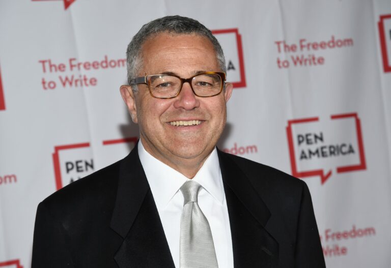 Jeffrey Toobin reassumiu o cargo de analista jurídico-chefe da CNN americana (foto: Reprodução)