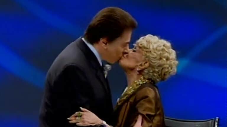 Silvio Santos e Dercy Gonçalves no programa Nada Além da Verdade (foto: SBT/Reprodução)