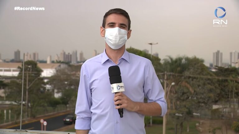 Pedro Salgado apresentará edições do Hora News durante a madrugada (foto: Reprodução/Record News)