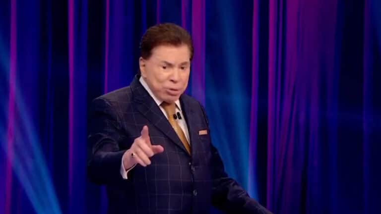 Silvio Santos ficou nervoso com funcionário que não rodou a roleta do Roda a Roda (foto: SBT/Reprodução)