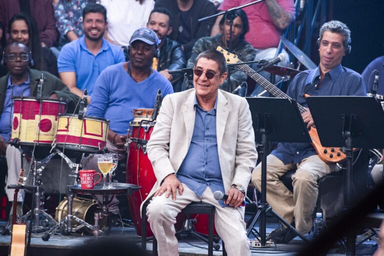 Zeca Pagodinho já recebeu as duas doses da vacina contra a doença respiratória (foto: Globo/Fábio Rocha)