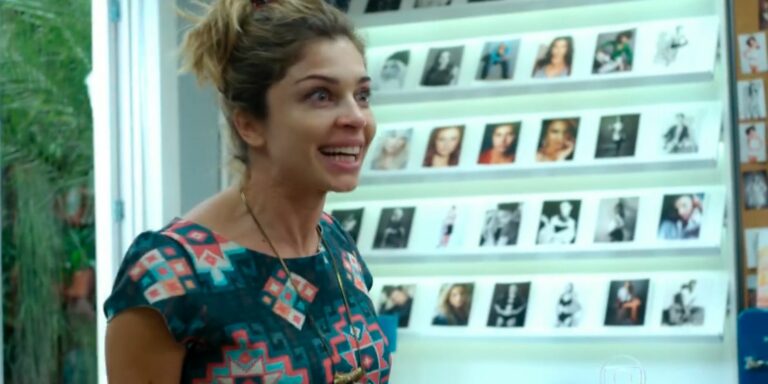 Grazi Massafera teve que cuspir em Marieta Severo para cena de Verdades Secretas (foto: Reprodução/TV Globo)