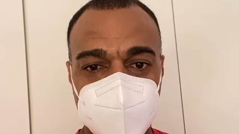 Denilson foi diagnosticado com o vírus da infecção respiratória e foi afastado dos trabalhos na Band (foto: Reprodução)