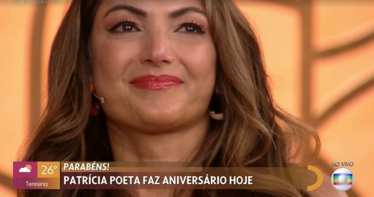 Imagem com Patrícia Poeta emocionada durante homenagem de aniversário no Encontro