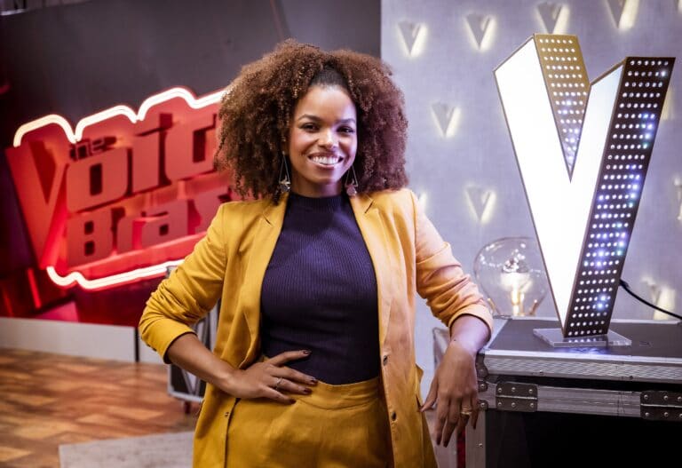 Jennifer Nascimento no estúdio do The Voice Brasil