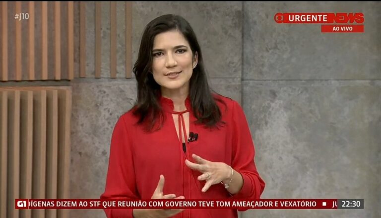 Nathalia Toledo no estúdio do Jornal das 10, da GloboNews