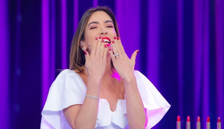 Patricia Abravanel no estúdio do Roda a Roda