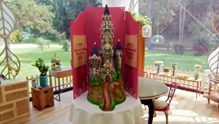 Imagem do Bolo Castelo do Bake Off Brasil, que surpreendeu participantes por causa do tamanho