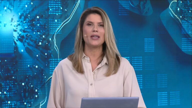 Adriana Reid nos estúdios da Jovem Pan News