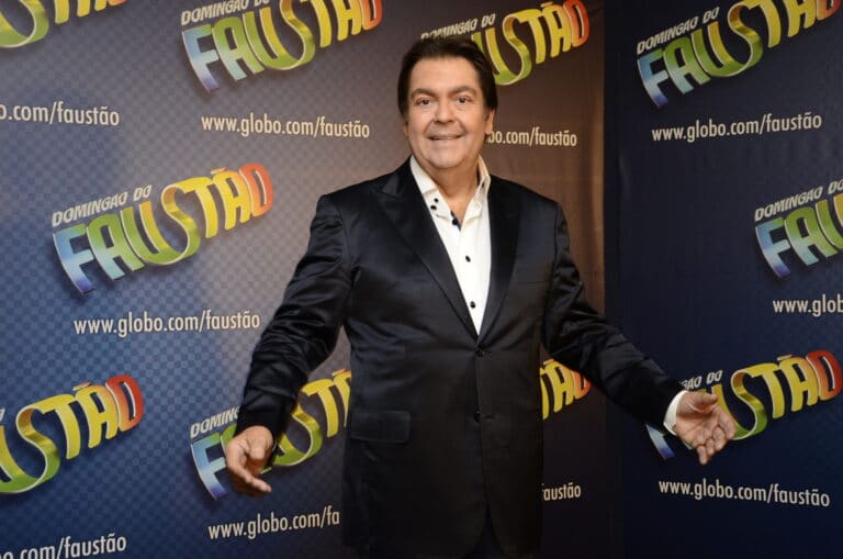 Imagem com foto do apresentador Fausto Silva