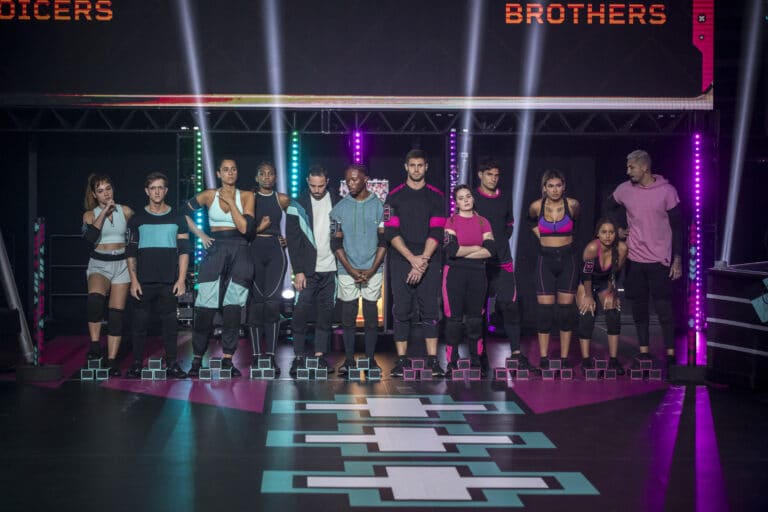 Imagem com foto dos participantes do Zig Zag Arena dos times Brothers e Voicers