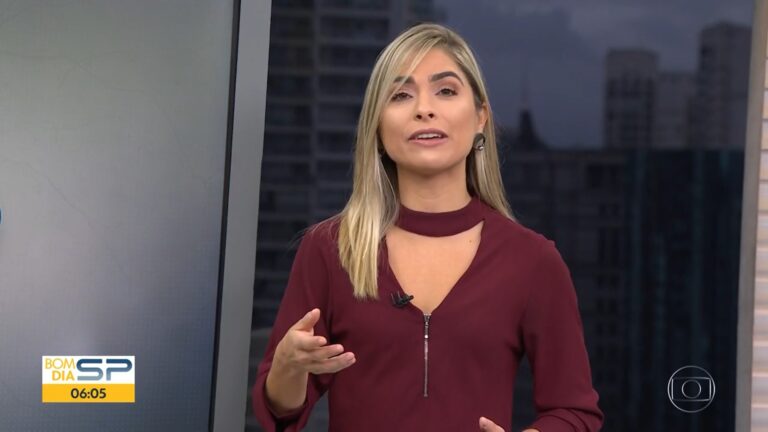 Luiza Vaz no estúdio da Globo São Paulo