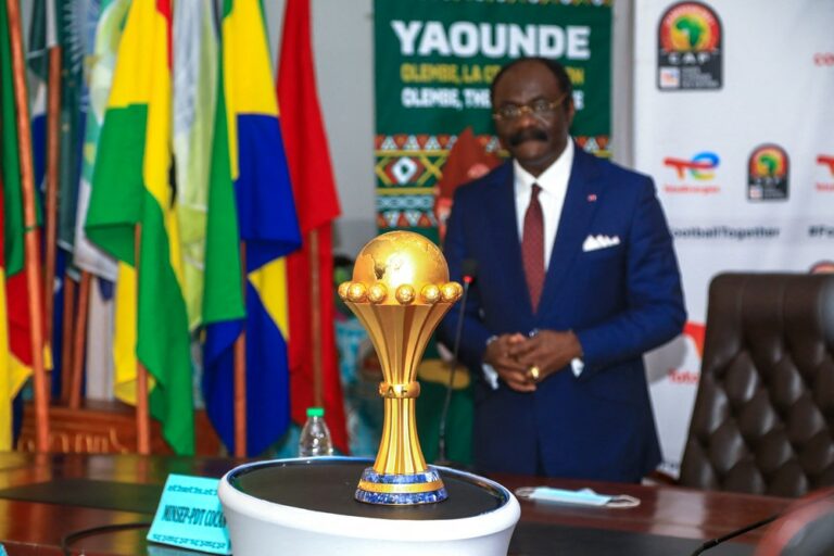 Imagem com foto da Taça da Copa Africana de Nações