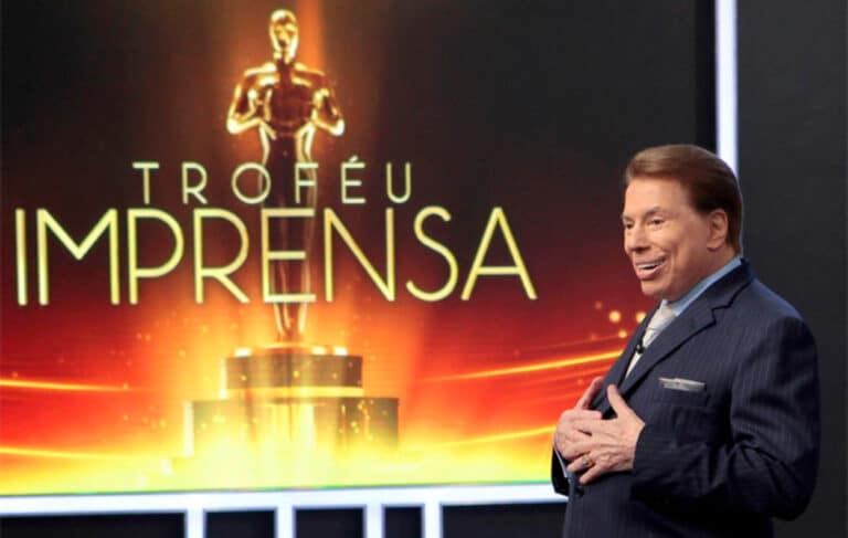 Imagem com foto de Silvio Santos no Troféu Imprensa