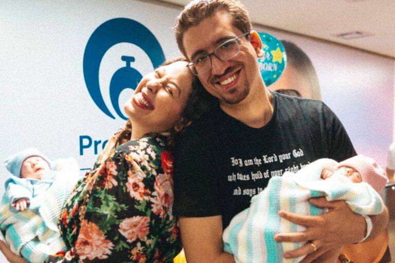 Camila Monteiro anunciou que os filhos receberam alta