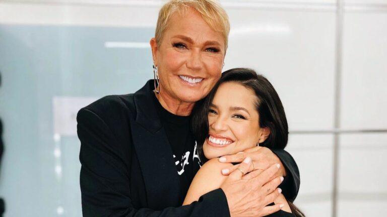 Foto de Xuxa e Juliette nos bastidores do Prêmio Multishow