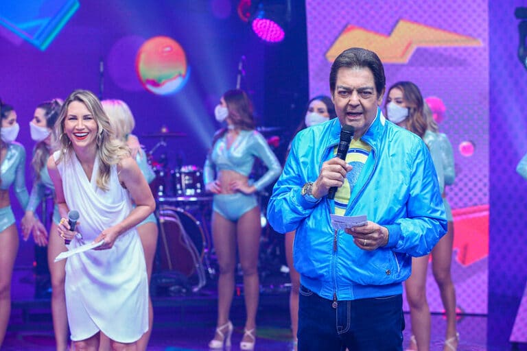 Imagem com foto de Faustão