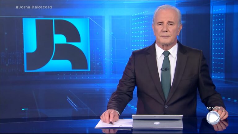 Celso Freitas no estúdio do Jornal da Record