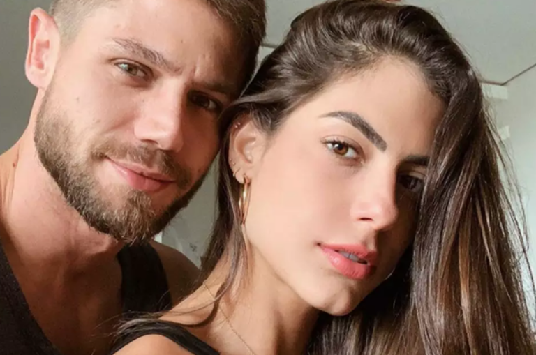 Mari Gonzalez foi pedida em casamento por Jonas Sulzbach no ano novo