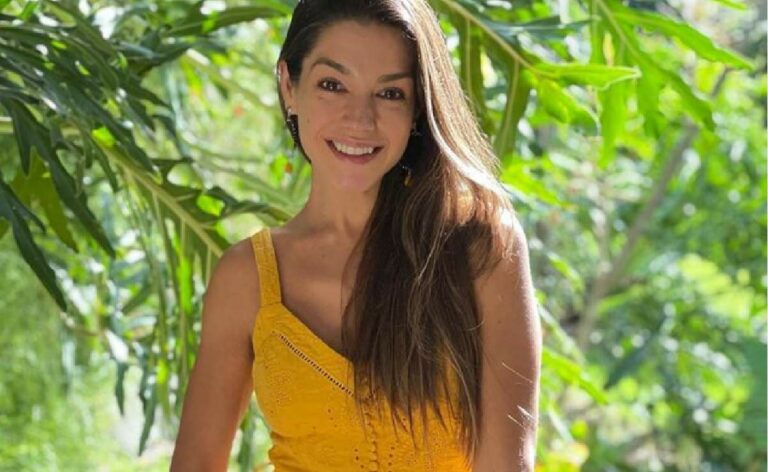 Foto da atriz Thaís Fersoza