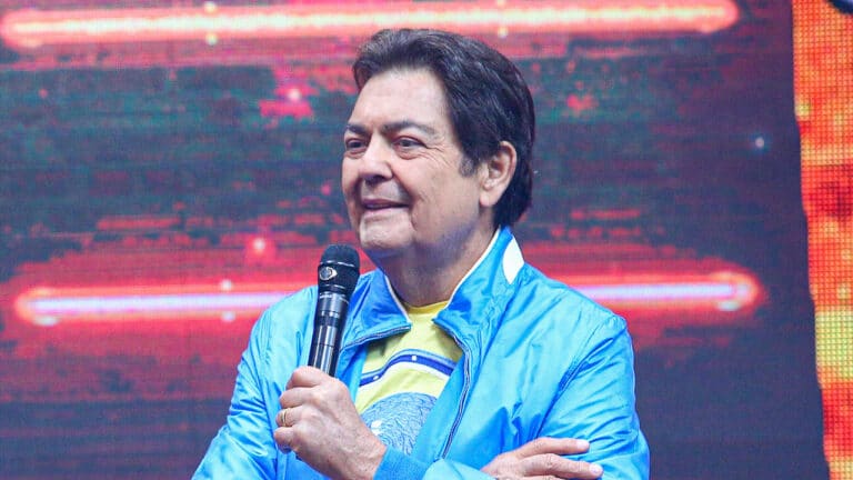 Imagem com foto do apresentador Fausto Silva