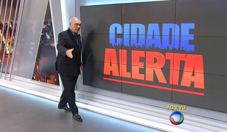 Imagem com foto do apresentador Marcelo Rezende