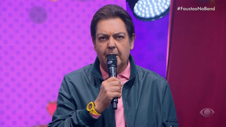 Foto do apresentador Faustão nos estúdios da Band