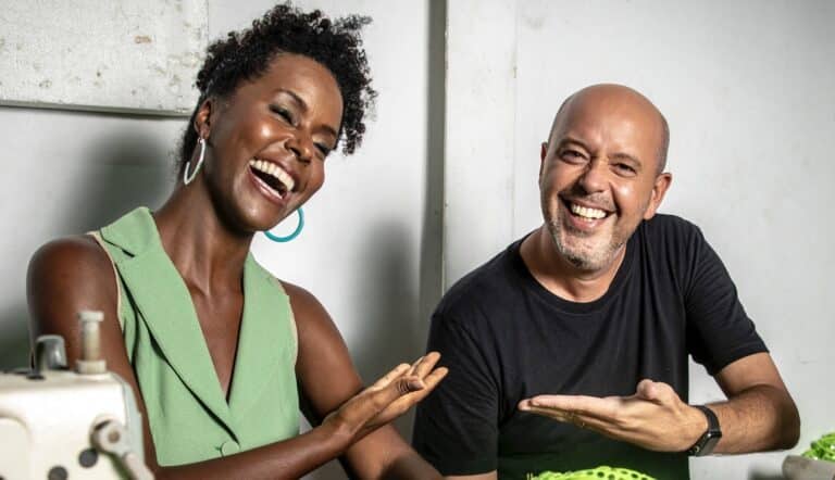 Foto de Maju Coutinho e Alex Escobar, apresentadores do Carnaval da Globo