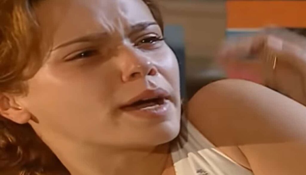 Cena da novela O Clone em que Mel perde o filho