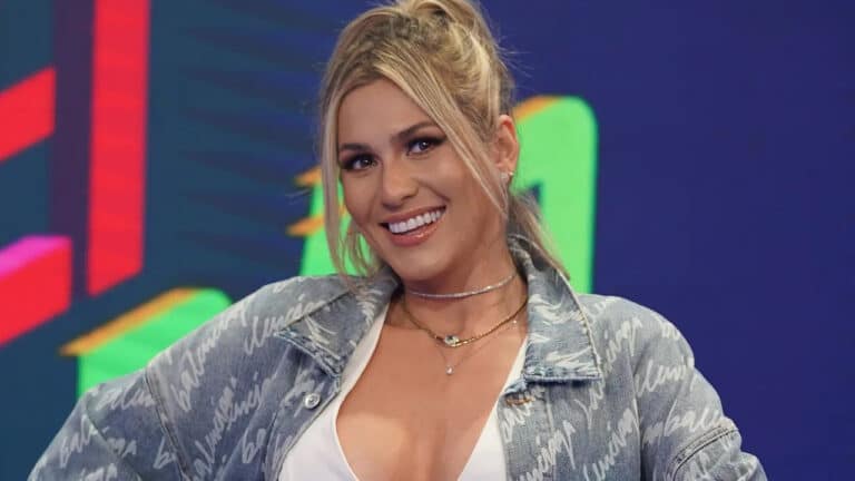 Imagem com foto da apresentadora Lívia Andrade