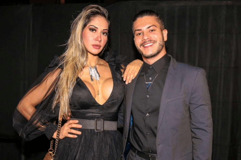 Foto do casal Maíra Cardi e Arthur Aguiar