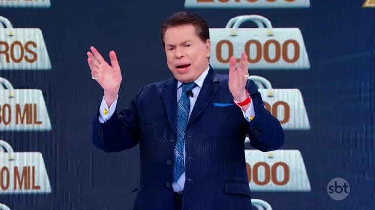 Foto de Silvio Santos no estúdio do programa Bolsa Família