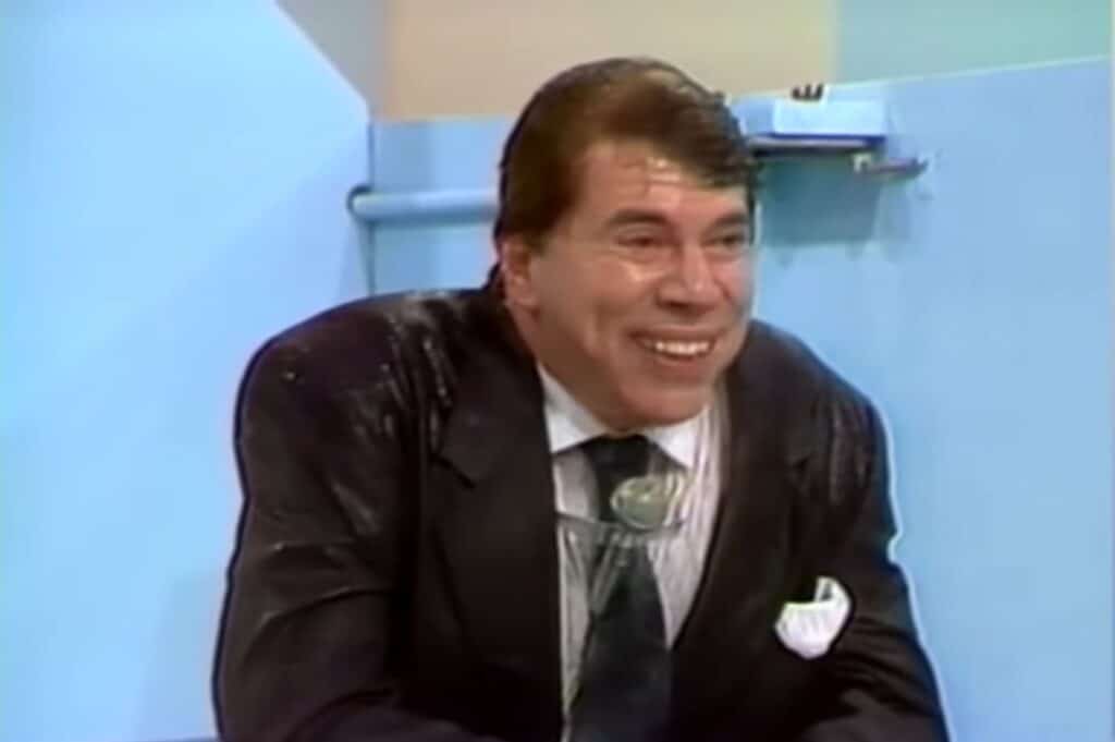 Foto de Silvio Santos no tanque em 1992