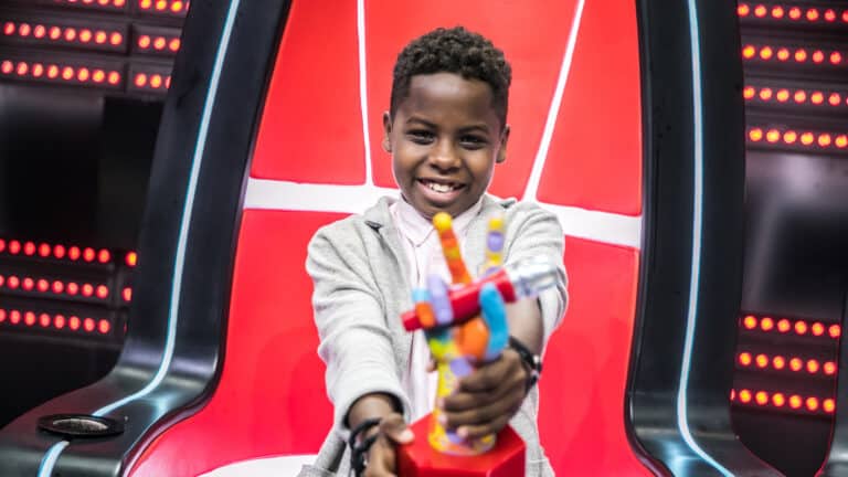 Imagem com foto de Jeremias Reis, campeão da quarta temporada do The Voice Kids