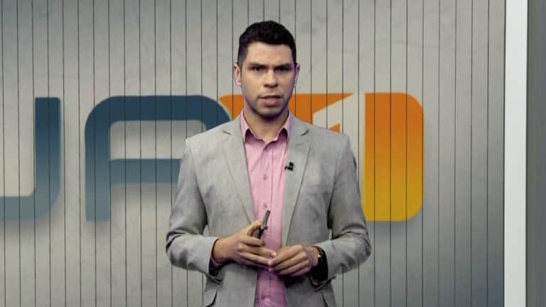 Imagem com foto de Thiago Vieira, apresentador da TV Anhanguera, afiliada da Globo