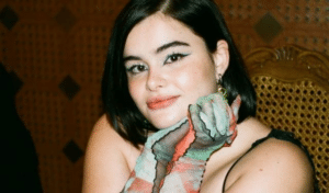 Foto da atriz Barbie Ferreira