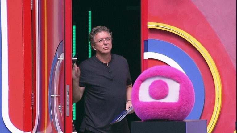 Imagem com foto de Boninho, diretor do Big Brother Brasil