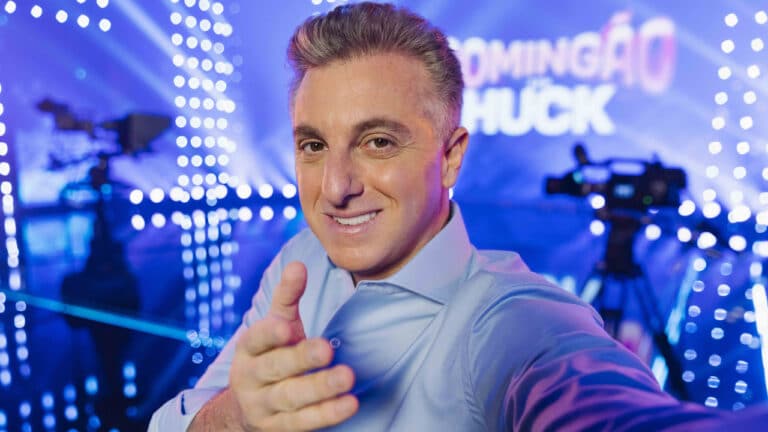 Imagem com foto do apresentador Luciano Huck