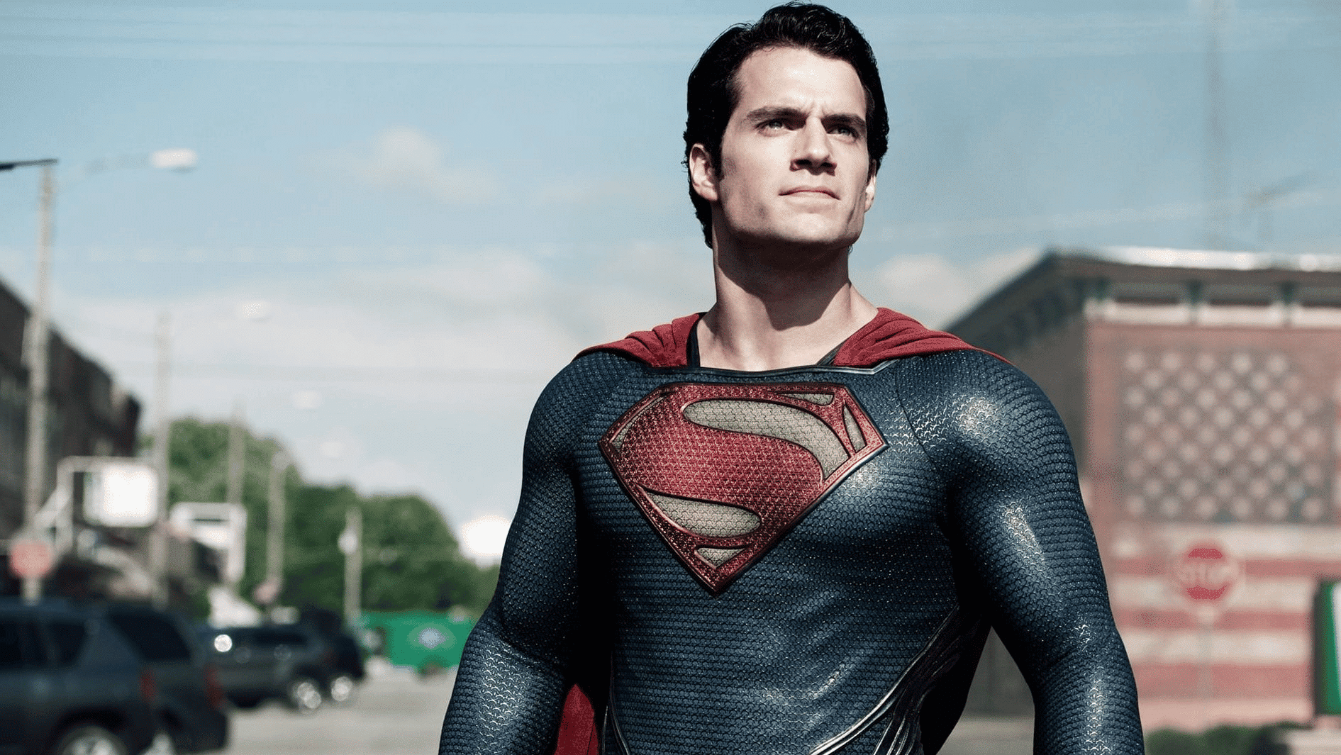 Henry Cavill confirma retorno ao papel de Superman nos cinemas