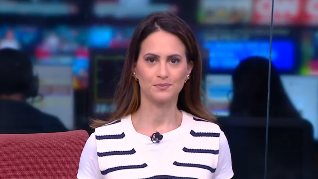 Imagem com foto da jornalista Marcela Rahal, ex-apresentadora da CNN Brasil