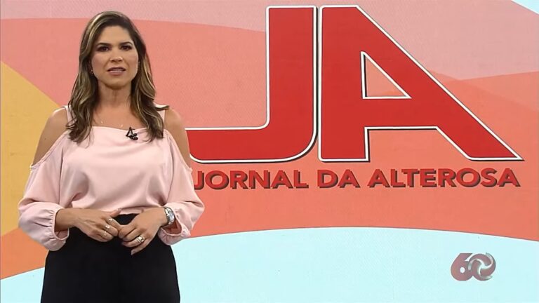 Foto da apresentadora Carolina Saraiva, da TV Alterosa, afiliada do SBT