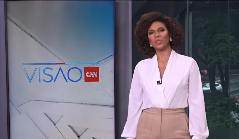 Foto de Luciana Barreto, apresentnadora da CNN Brasil