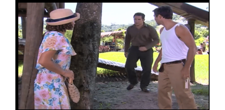 Danilo pega Olga e Peixoto se beijando na beira do lago em Chocolate com Pimenta