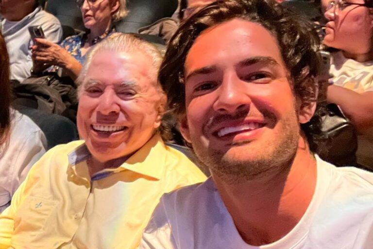 Foto de Alexandre Pato e Silvio Santos, o apresentador Craque Neto criticou o jogador