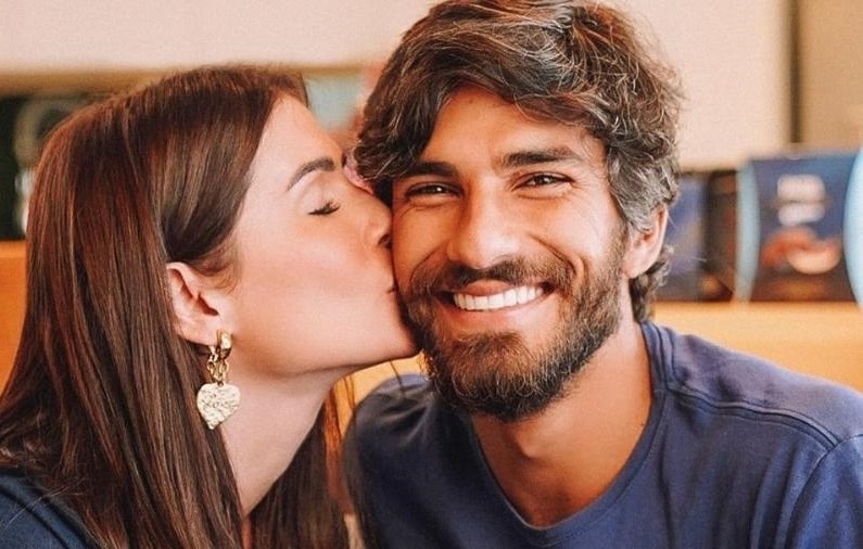 Foto de Deborah Secco e Hugo Moura