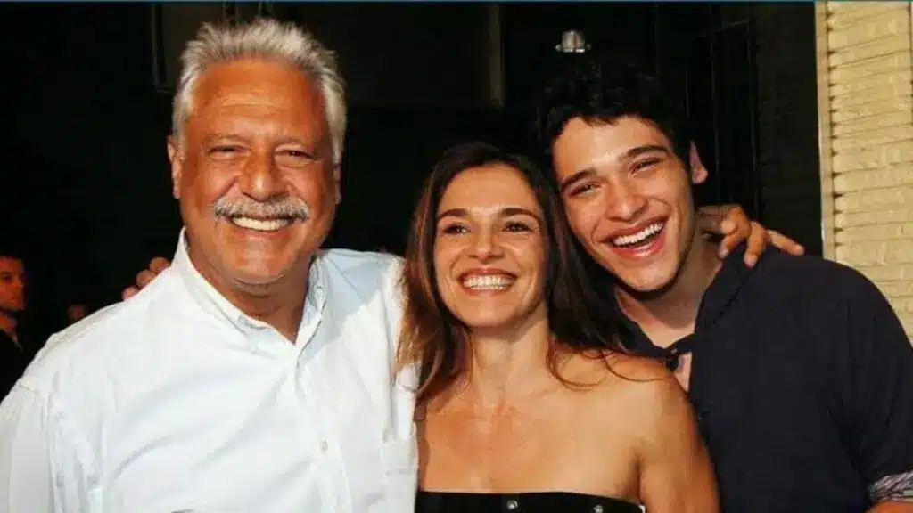 Foto de Antonio Fagundes, Mara Carvalho e Bruno Fagundes